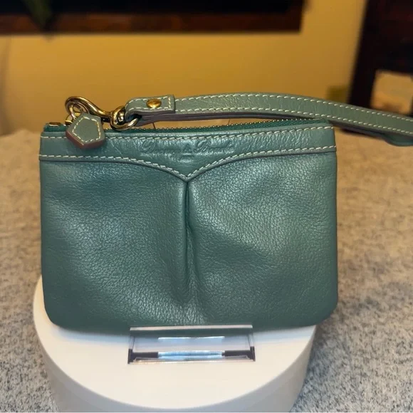 90s Vintage Dooney & Bourke Sage Green Leather Wristlet - Rare Find! - Picture 13 of 13